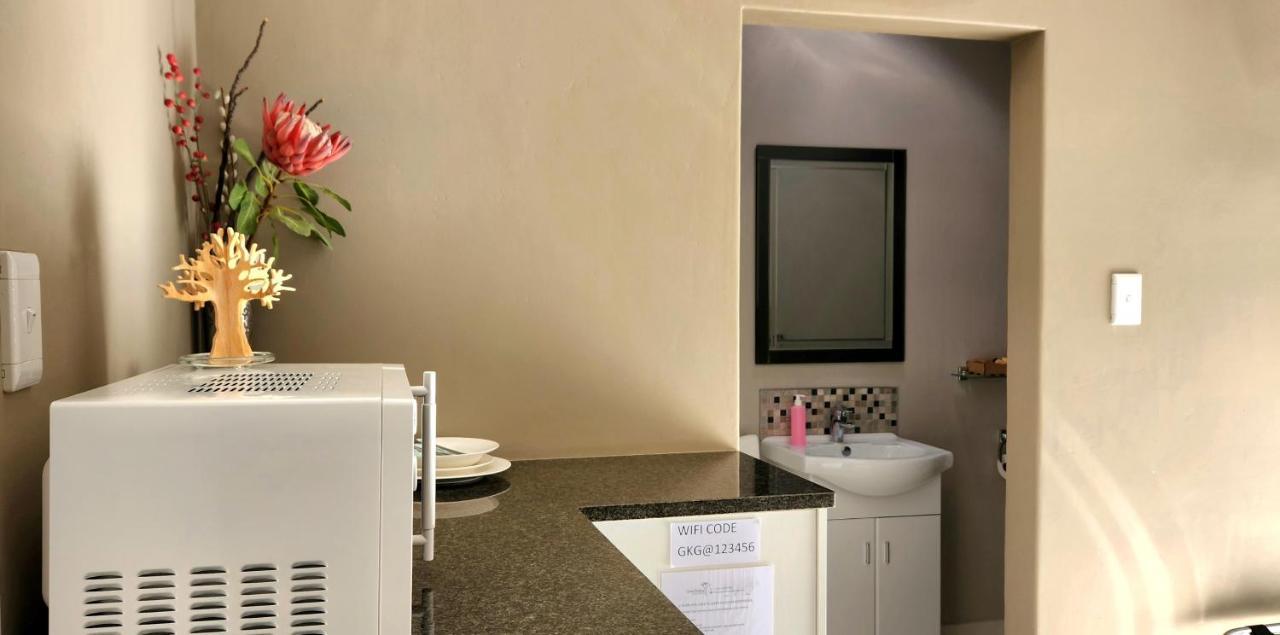 Green Kalahari Guesthouse Апингтон Экстерьер фото