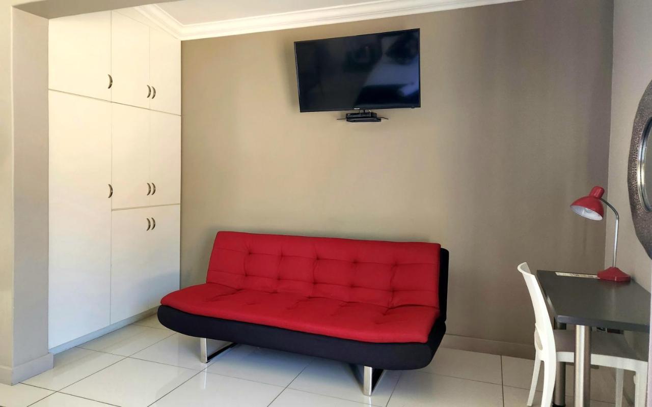 Green Kalahari Guesthouse Апингтон Экстерьер фото