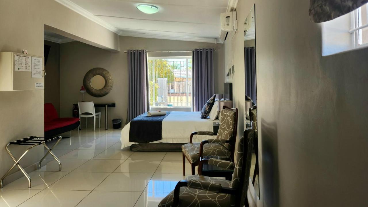 Green Kalahari Guesthouse Апингтон Экстерьер фото